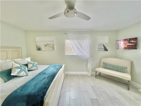 Family Friendly Naples Home Minutes Away from the Beach
