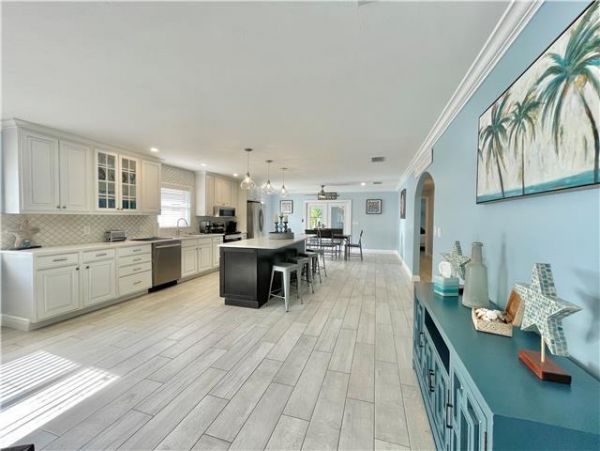 Family Friendly Naples Home Minutes Away from the Beach