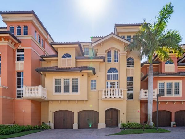 Bonita Springs Luxury Vacation Pool Villa Sleeps Eight