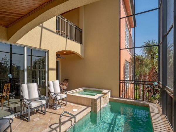 Bonita Springs Luxury Vacation Pool Villa Sleeps Eight
