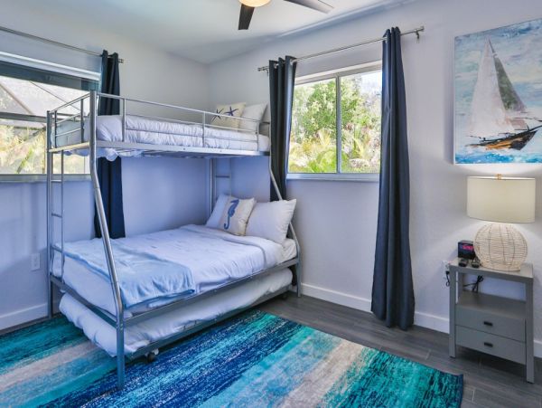 Sarasota Vacation Pool Home Three Bedrooms Sleeps 10 Guests