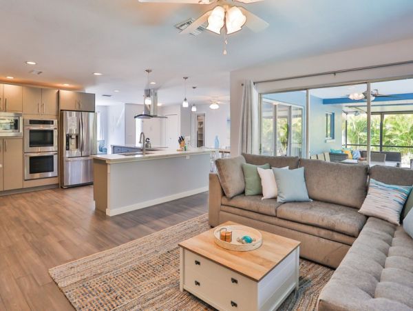 Sarasota Vacation Pool Home Three Bedrooms Sleeps 10 Guests