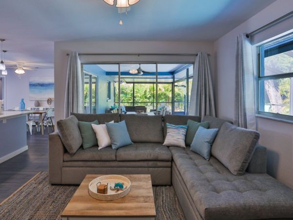 Sarasota Vacation Pool Home Three Bedrooms Sleeps 10 Guests