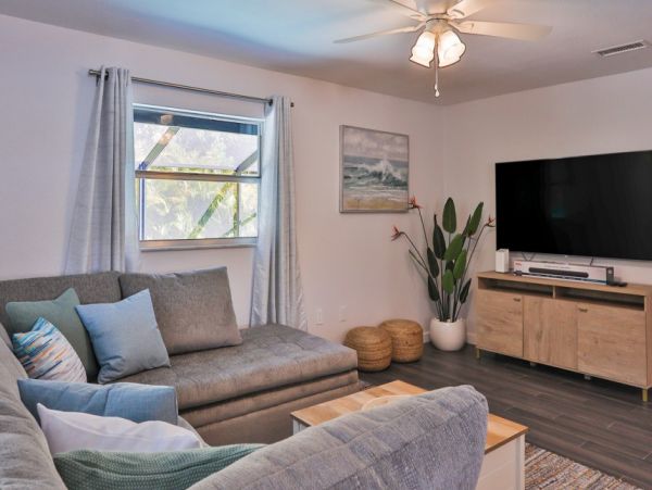 Sarasota Vacation Pool Home Three Bedrooms Sleeps 10 Guests