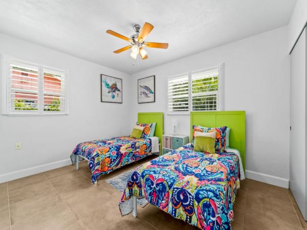 Sarasota 3 Bedroom Home with Yard & Dog-Friendly