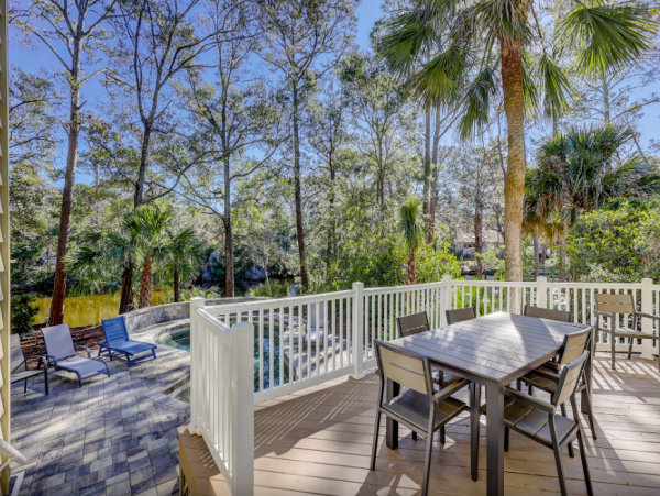 Charming 4-Bedroom Retreat with a Pool in Hilton Head