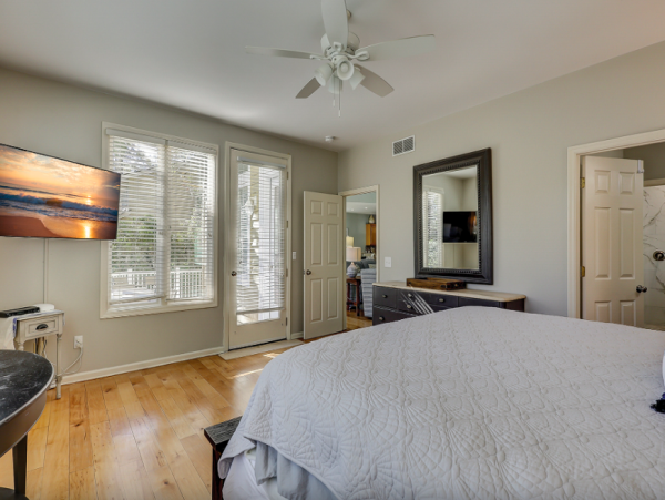 Charming 4-Bedroom Retreat with a Pool in Hilton Head