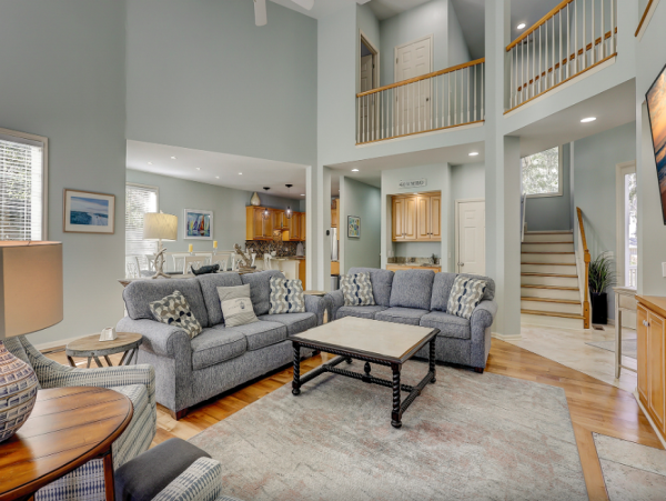 Charming 4-Bedroom Retreat with a Pool in Hilton Head
