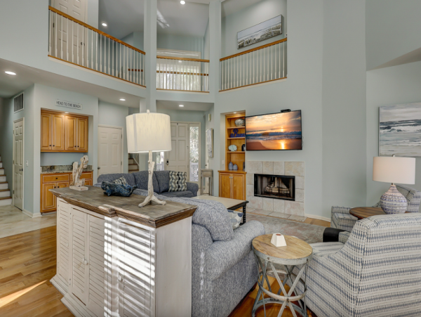 Charming 4-Bedroom Retreat with a Pool in Hilton Head