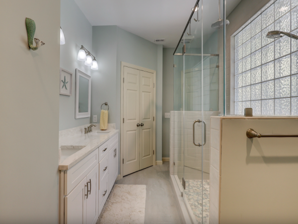 Charming 4-Bedroom Retreat with a Pool in Hilton Head