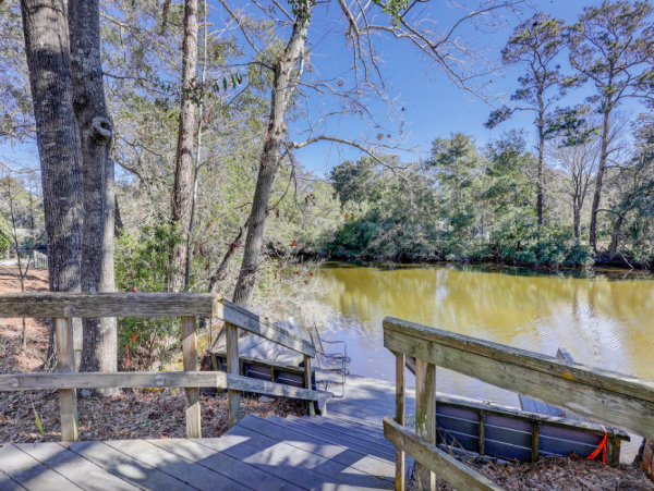 Charming 4-Bedroom Retreat with a Pool in Hilton Head