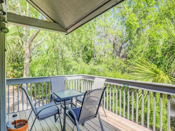 Two Bedroom Vacation Condo in Hilton Head Sleeps 5 Guests