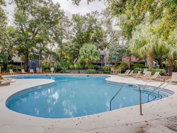 Two Bedroom Vacation Condo in Hilton Head Sleeps 5 Guests