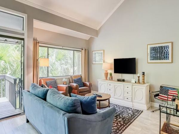 Two Bedroom Vacation Condo in Hilton Head Sleeps 5 Guests
