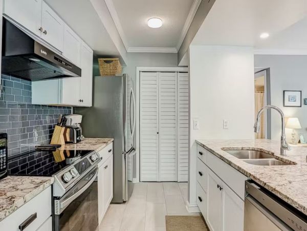 Two Bedroom Vacation Condo in Hilton Head Sleeps 5 Guests