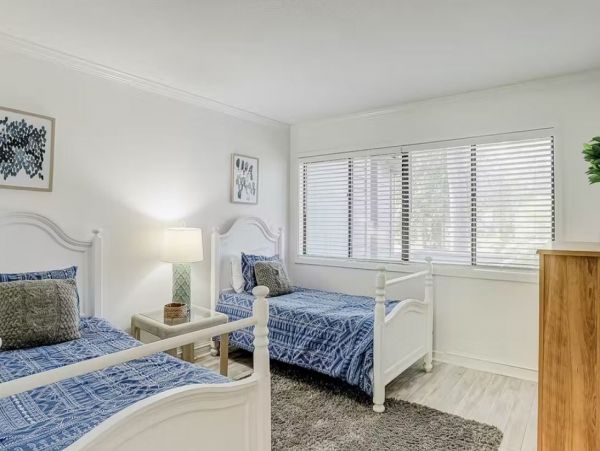 Two Bedroom Vacation Condo in Hilton Head Sleeps 5 Guests