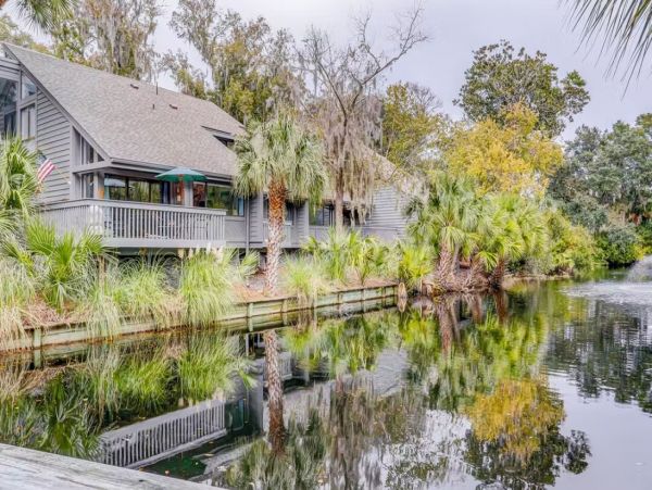 Two Bedroom Vacation Condo in Hilton Head Sleeps 5 Guests