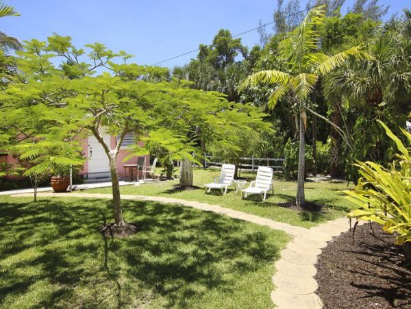 Sanibel Vacation Cottage Two Bedrooms Walk To Beach