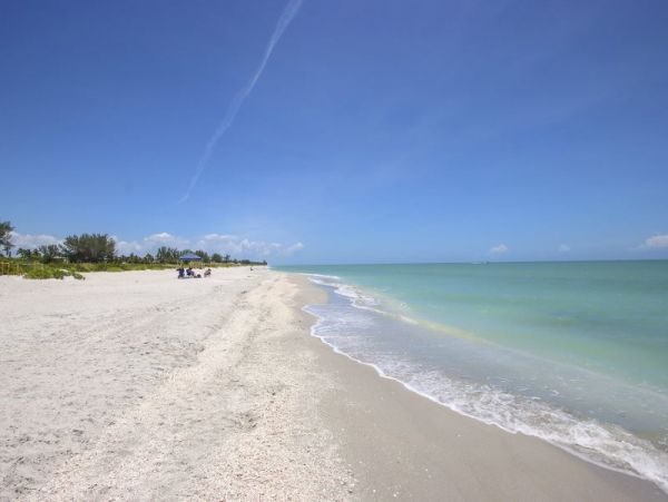 Sanibel Vacation Cottage Two Bedrooms Walk To Beach