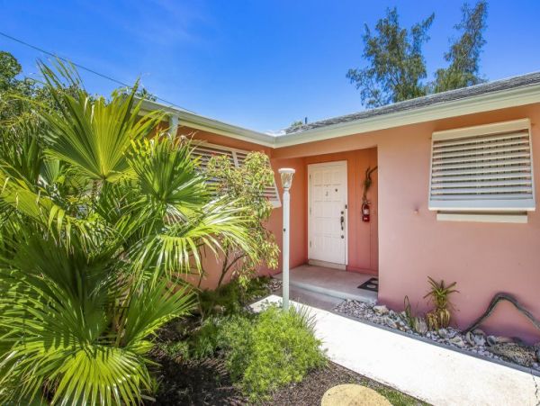 Sanibel Vacation Cottage Two Bedrooms Walk To Beach