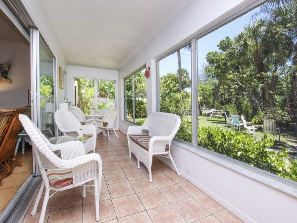 Sanibel Vacation Cottage Two Bedrooms Walk To Beach