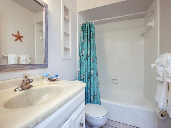 Sanibel Vacation Cottage Two Bedrooms Walk To Beach