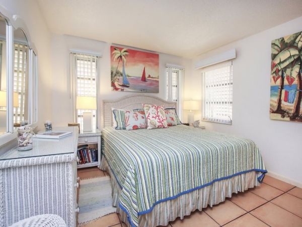 Sanibel Vacation Cottage Two Bedrooms Walk To Beach