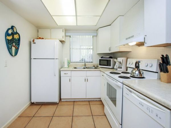 Sanibel Vacation Cottage Two Bedrooms Walk To Beach
