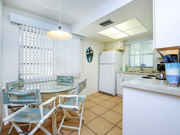 Sanibel Vacation Cottage Two Bedrooms Walk To Beach
