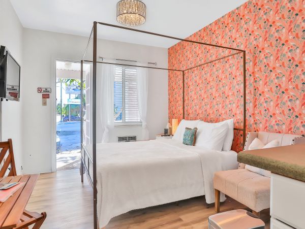 Treasure Island Gulf Front  Eight Bedroom Resort Sleeps 24
