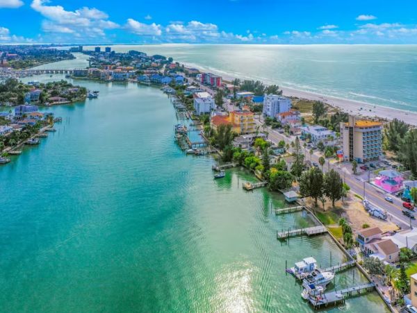 Treasure Island Gulf Front  Eight Bedroom Resort Sleeps 24