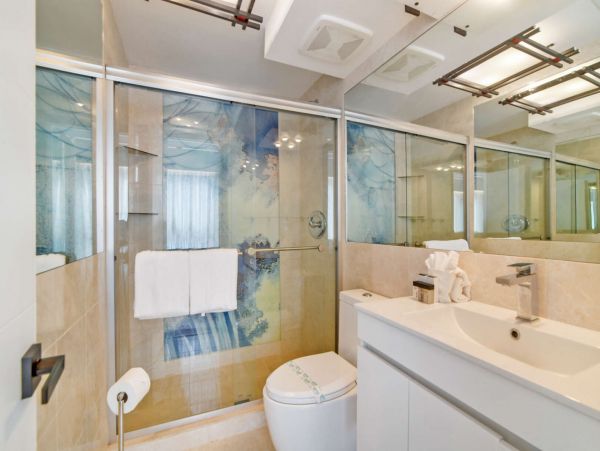 Oceanfront Five Bedroom Luxury Vacation Home in Golden Beach