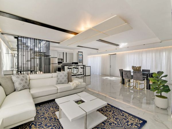 Oceanfront Five Bedroom Luxury Vacation Home in Golden Beach