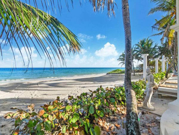 Oceanfront Five Bedroom Luxury Vacation Home in Golden Beach