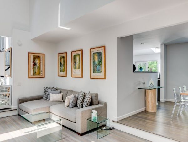 Hamptons Luxury Vacation Home with Private Pool - 10 Guests