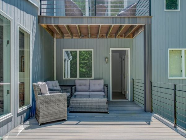 Hamptons Luxury Vacation Home with Private Pool - 10 Guests