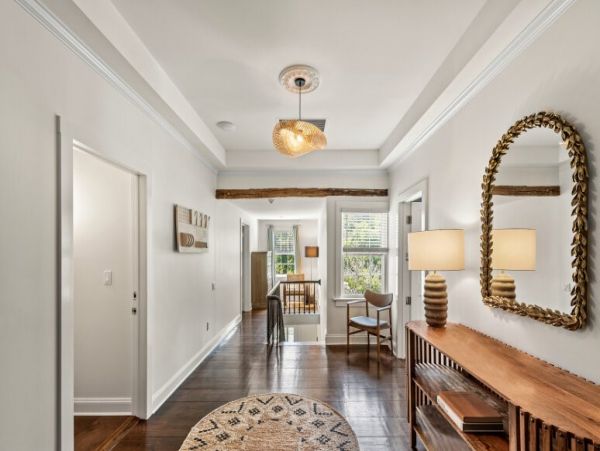 Hamptons Luxury 6 Bedroom Home with Private Pool Sleeps 15