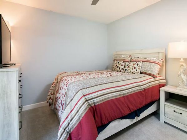 Lakefront Vacation Home in Hilton Head 5 Bedrooms Sleeps 15