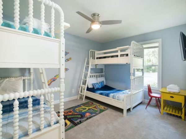 Lakefront Vacation Home in Hilton Head 5 Bedrooms Sleeps 15