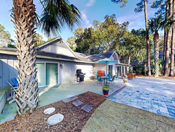 Lakefront Vacation Home in Hilton Head 5 Bedrooms Sleeps 15