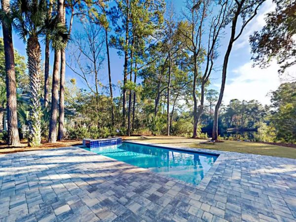 Lakefront Vacation Home in Hilton Head 5 Bedrooms Sleeps 15