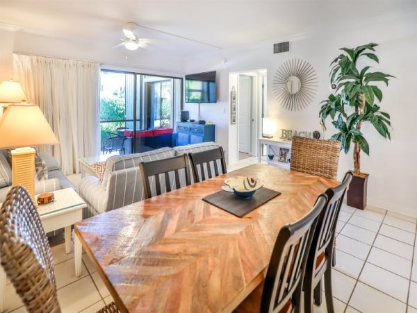 Sanibel Island Vacation Rental 2 Bedroom 150 Steps to Beach