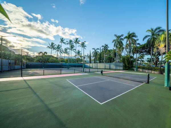Charming Kaanapali 2 Bedroom Condo with Ocean View Sleeps 6