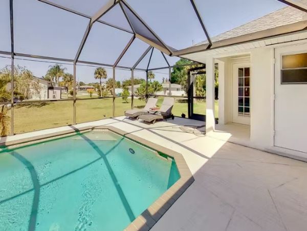 4 Bedroom Home in Punta Gorda Lovely Pool