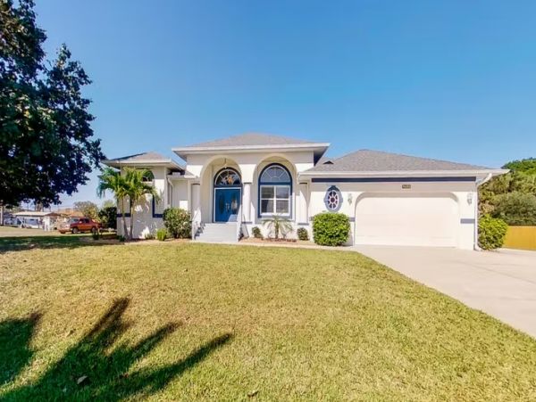 4 Bedroom Home in Punta Gorda Lovely Pool