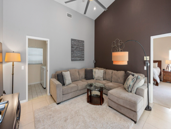Beautiful & Spacious 3 Bedroom Pool Home in Port Charlotte