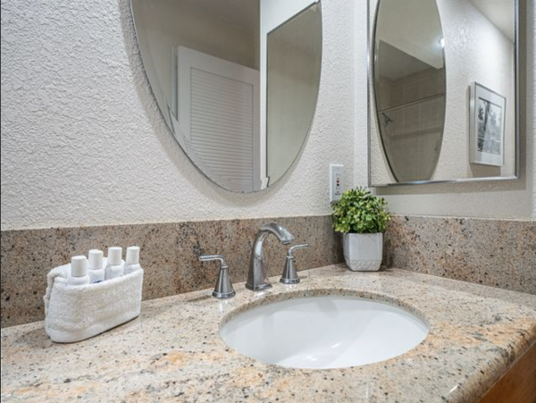 Relax in Paradise: Spacious 3-Bedroom Golf-Front Condo with Ocean Views in Wailea