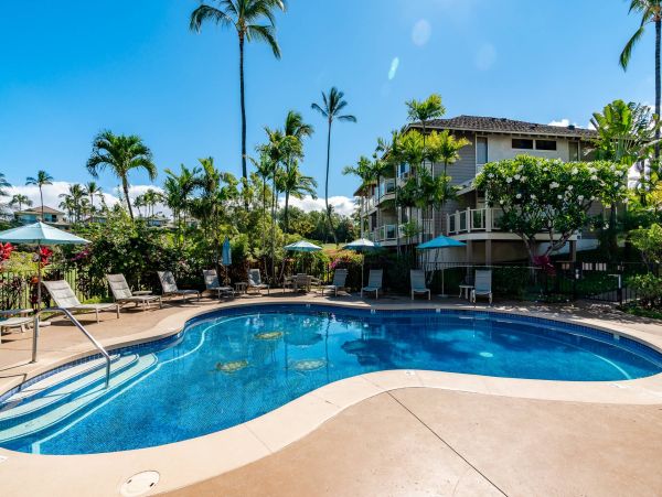 Relax in Paradise: Spacious 3-Bedroom Golf-Front Condo with Ocean Views in Wailea