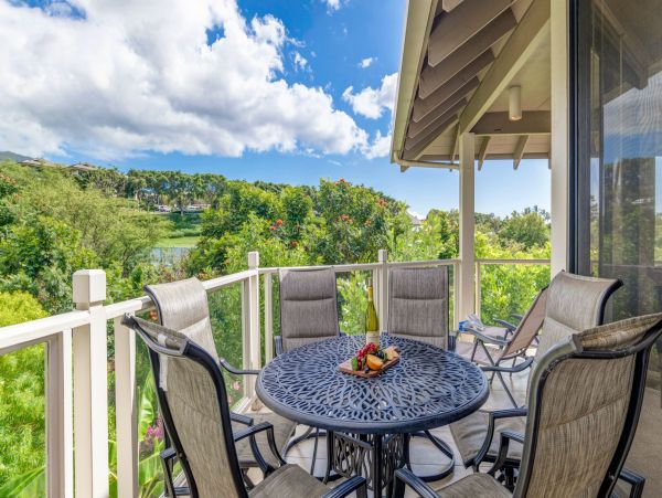Lovely Maui Vacation Rental Sleeps 8 Guests Communal Pool
