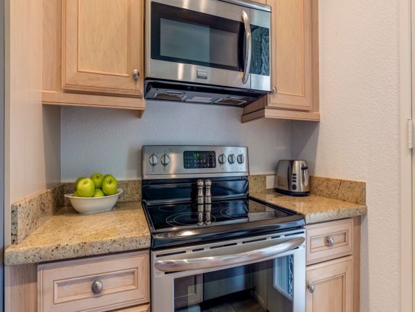 Lovely Maui Vacation Rental Sleeps 8 Guests Communal Pool